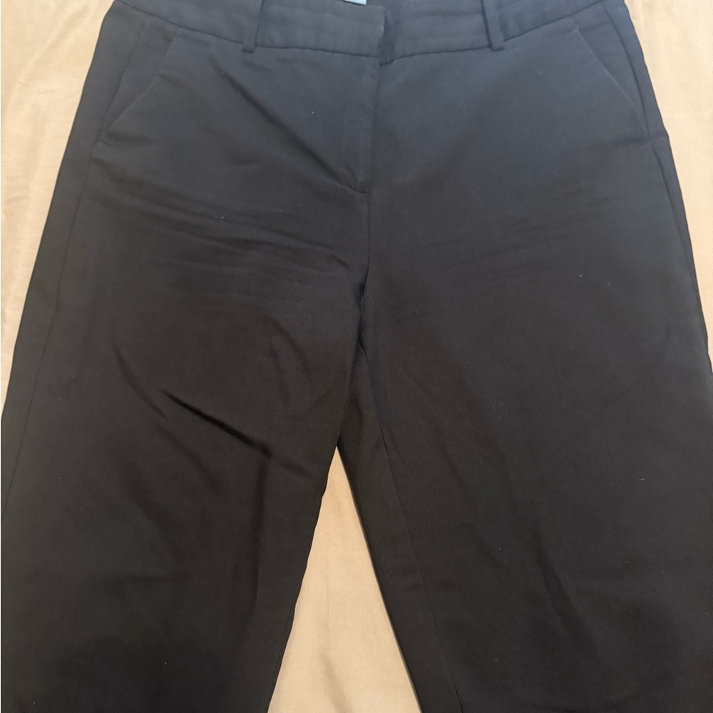 CeCe Black capri pants
